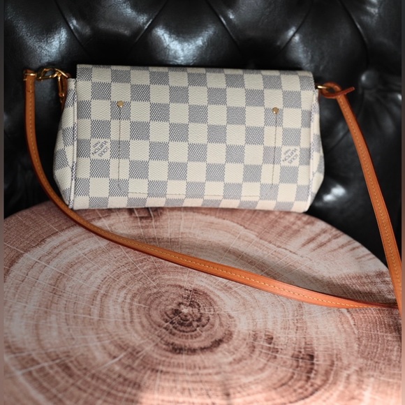 Authentic Louis Vuitton Favorite PM in Damier Azur Canvas - Picture 3 of 16